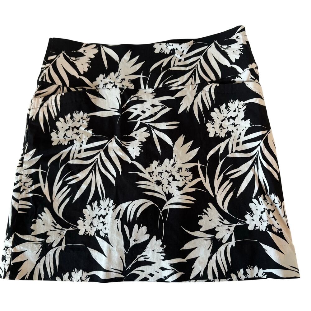 SC & Co skort black & white botanical print size large